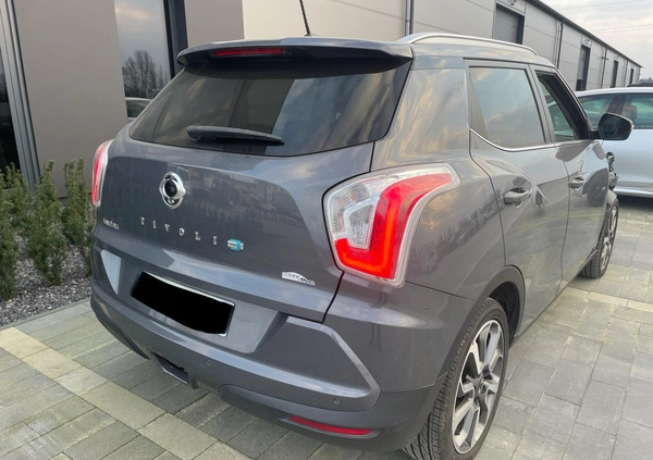 SsangYong Tivoli cena 18500 przebieg: 93000, rok produkcji 2016 z Kudowa-Zdrój małe 137